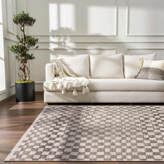 Medium Pile Rug with Timeless Geometric Pattern