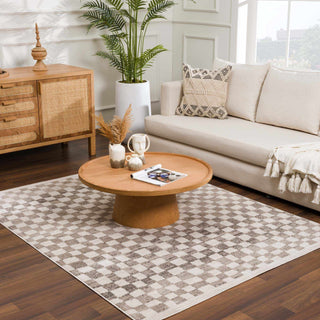 Medium Pile Rug with Timeless Geometric Pattern