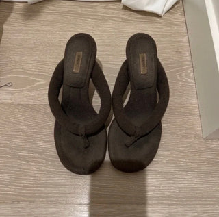 Yeezy Fleece Thong Sandal S7